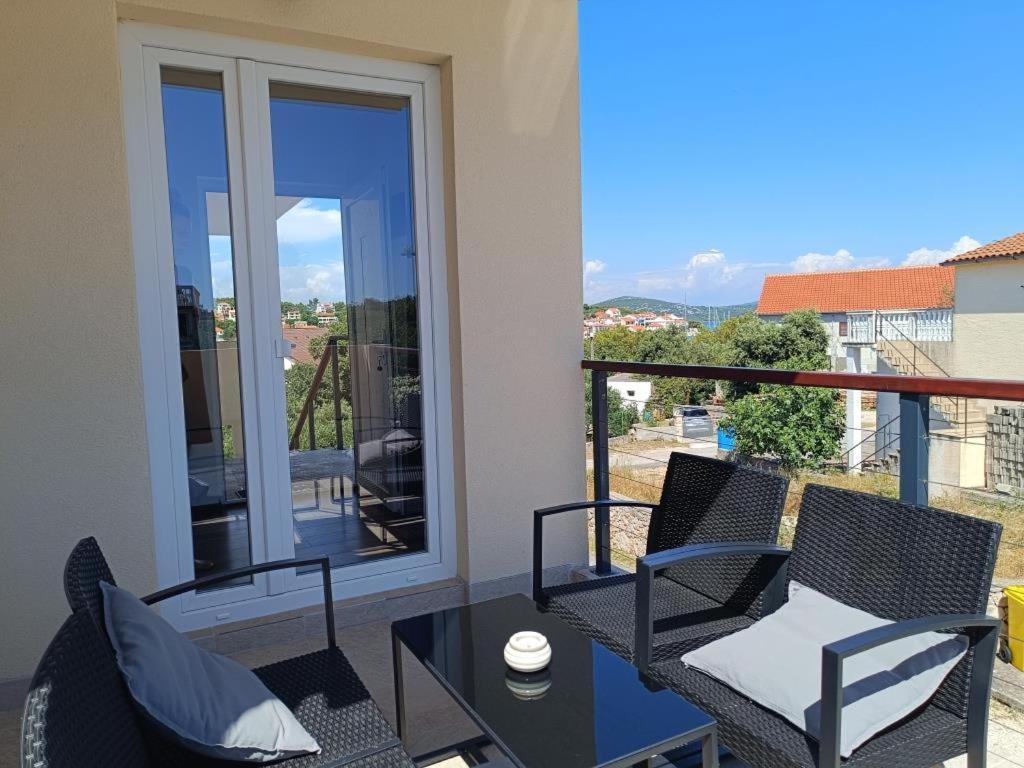 Apartment Dragana, Jezera, Island Murter Exteriör bild