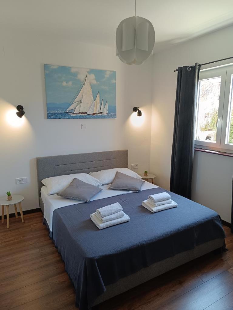 Apartment Dragana, Jezera, Island Murter Exteriör bild