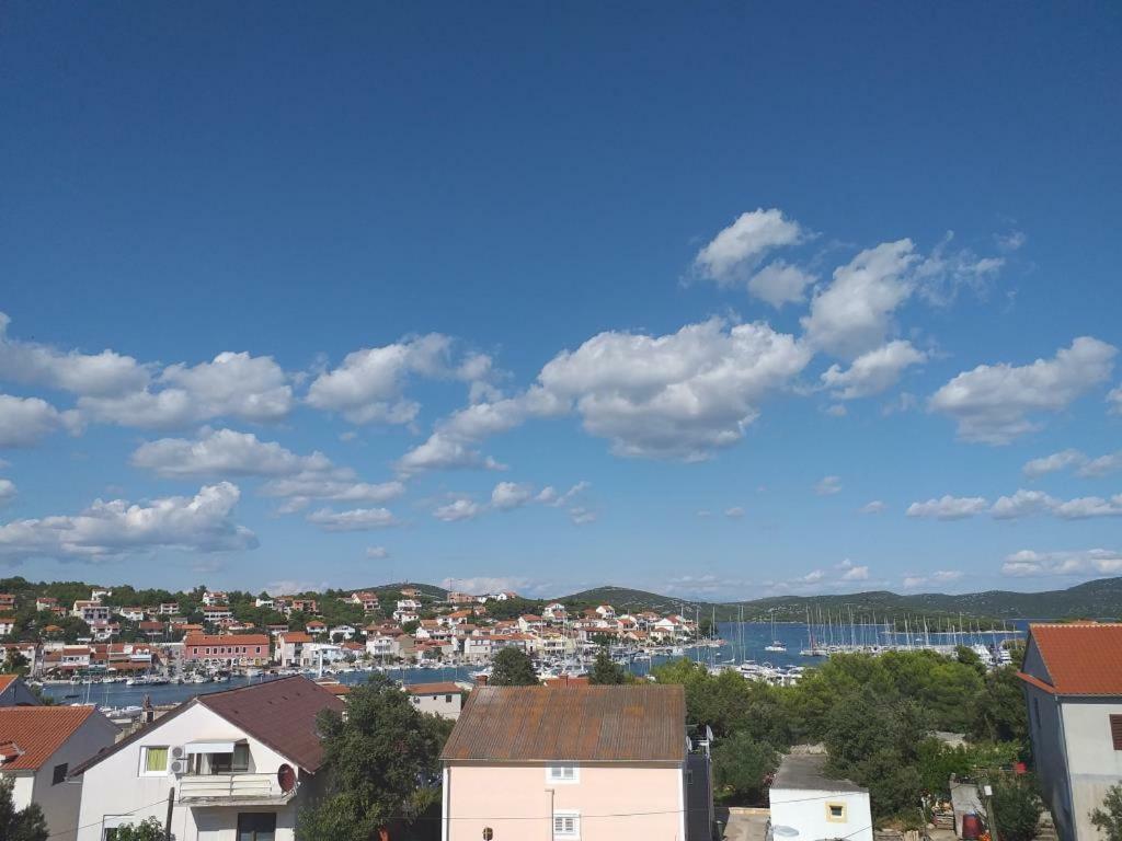 Apartment Dragana, Jezera, Island Murter Exteriör bild