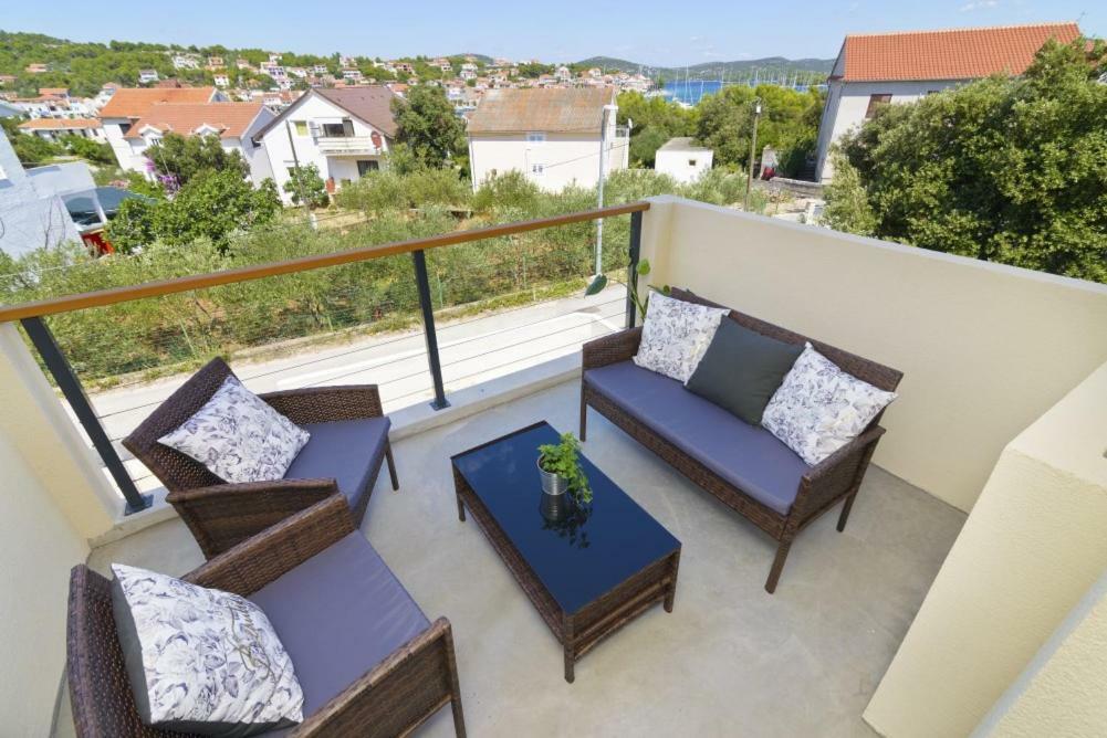 Apartment Dragana, Jezera, Island Murter Exteriör bild